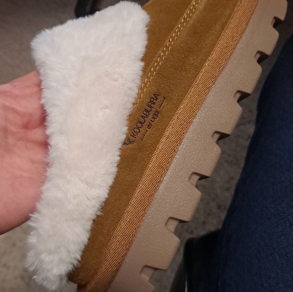 Koolaburra by Ugg slipper / slides